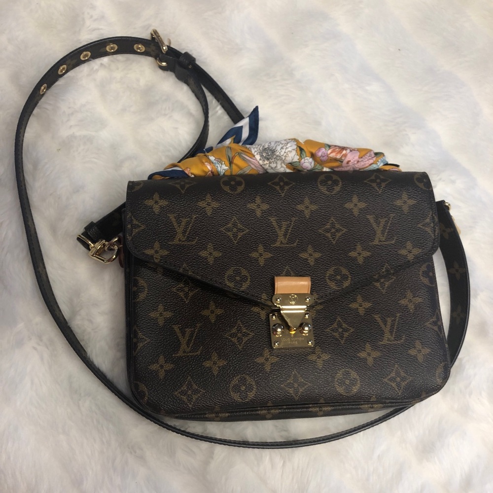 Louis Vuitton pochette metis